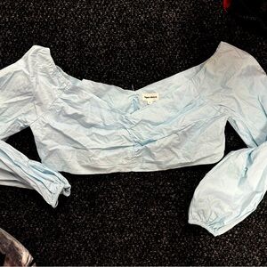 Cropped long puffy sleeve top
